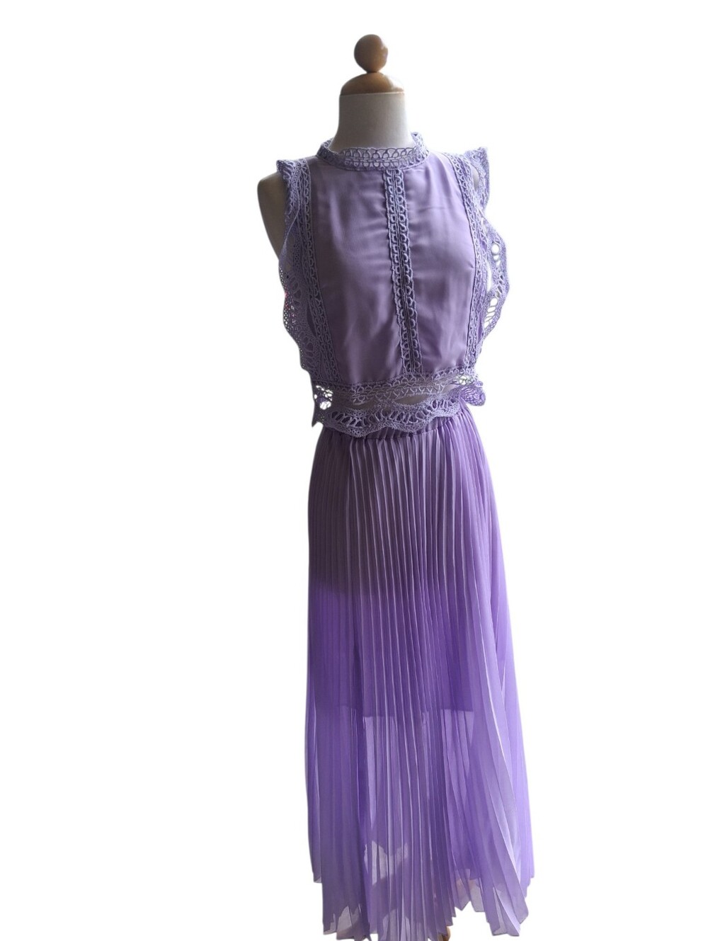 Lavender Pleated Maxi Skirt with Matching Sleeveless Lace Trim Top Size Small